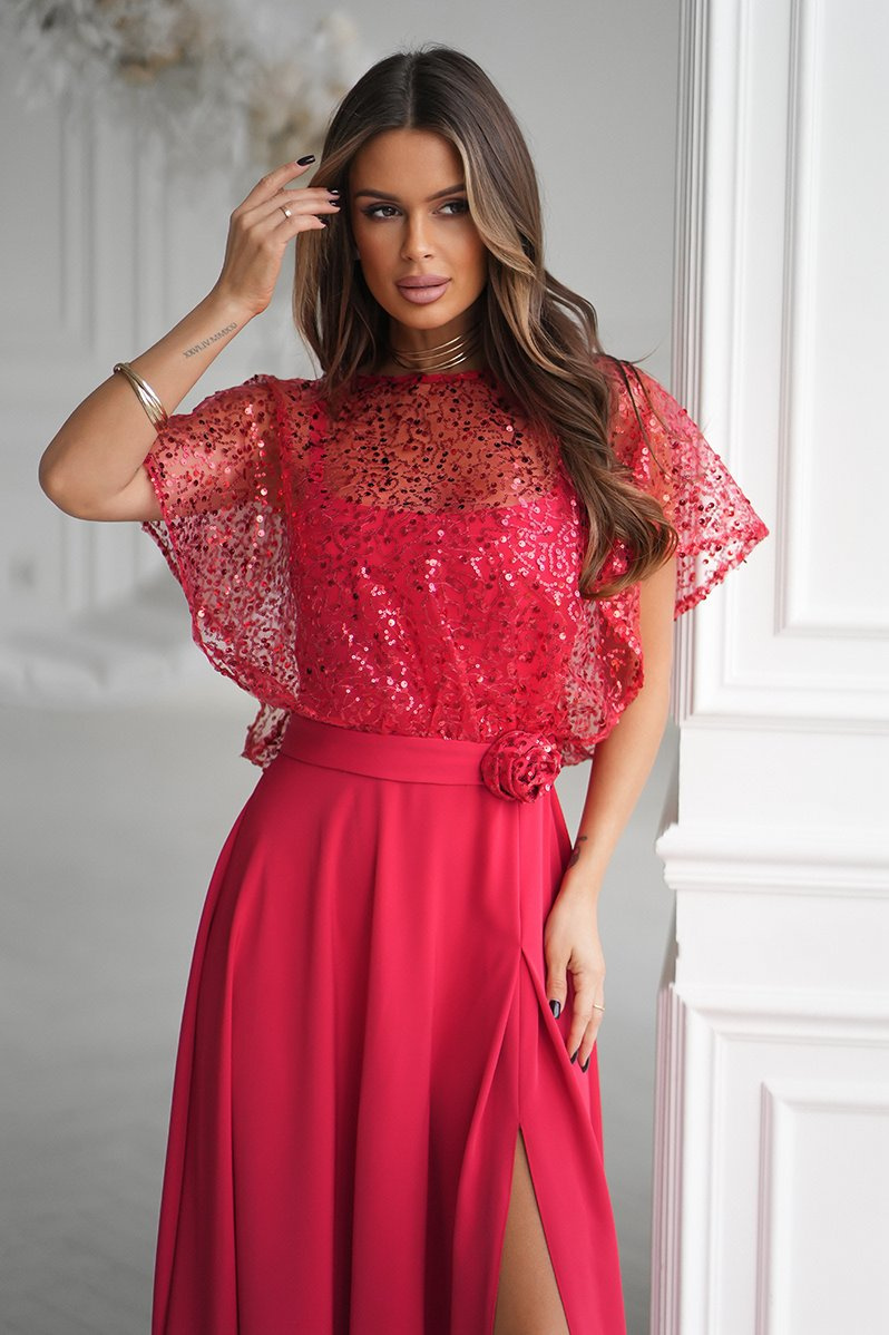 Elegancka Czerwona Sukienka Na Ramiączkach Z Cekinowym Bolerkiem 333-02